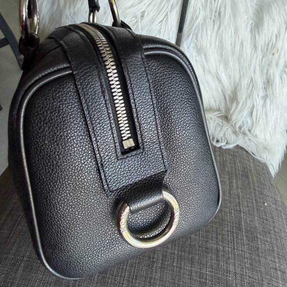 MCM Black Leather Barrel Satchel with Gold Accent Plate - Picture 3 of 12